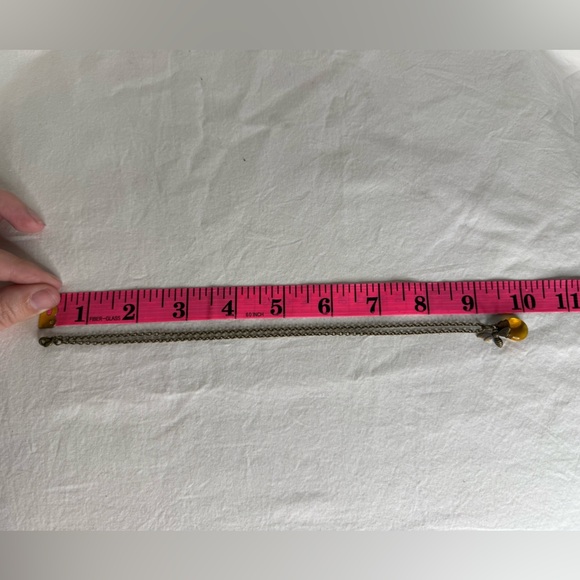 Antique Gold Tone Bee Charm Necklace - Picture 6 of 7